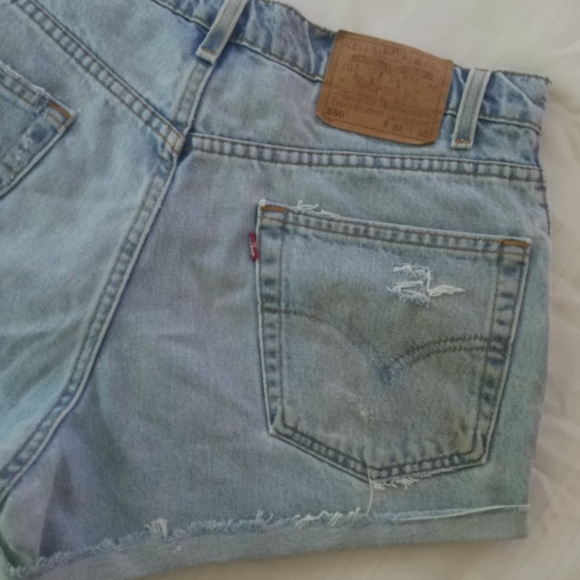 Vintage LEVI'S 550 RELAXED FIT SZ34 CUT OFF SHORTS - Picture 3 of 8